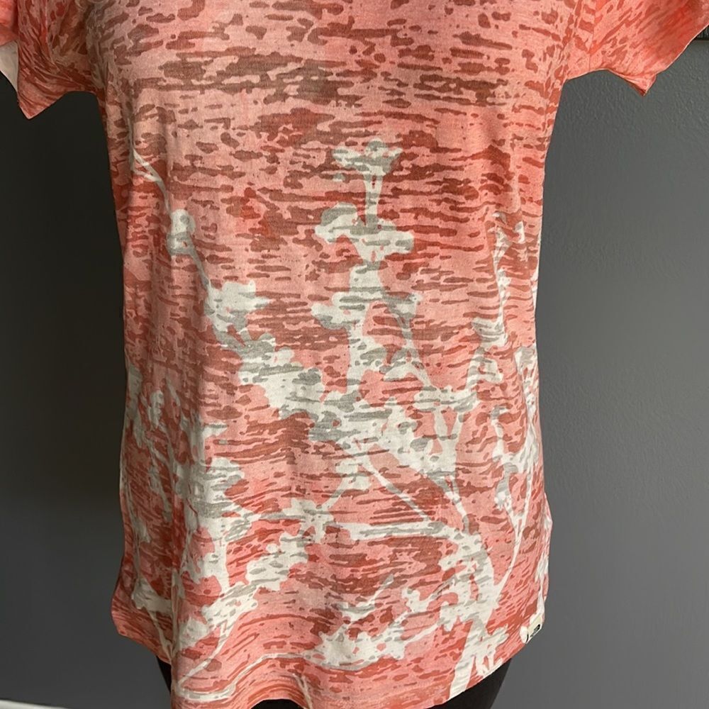 The North Face pink w/ white foliage print burnout V neck short sleeve tee shirt - Picture 2 of 6